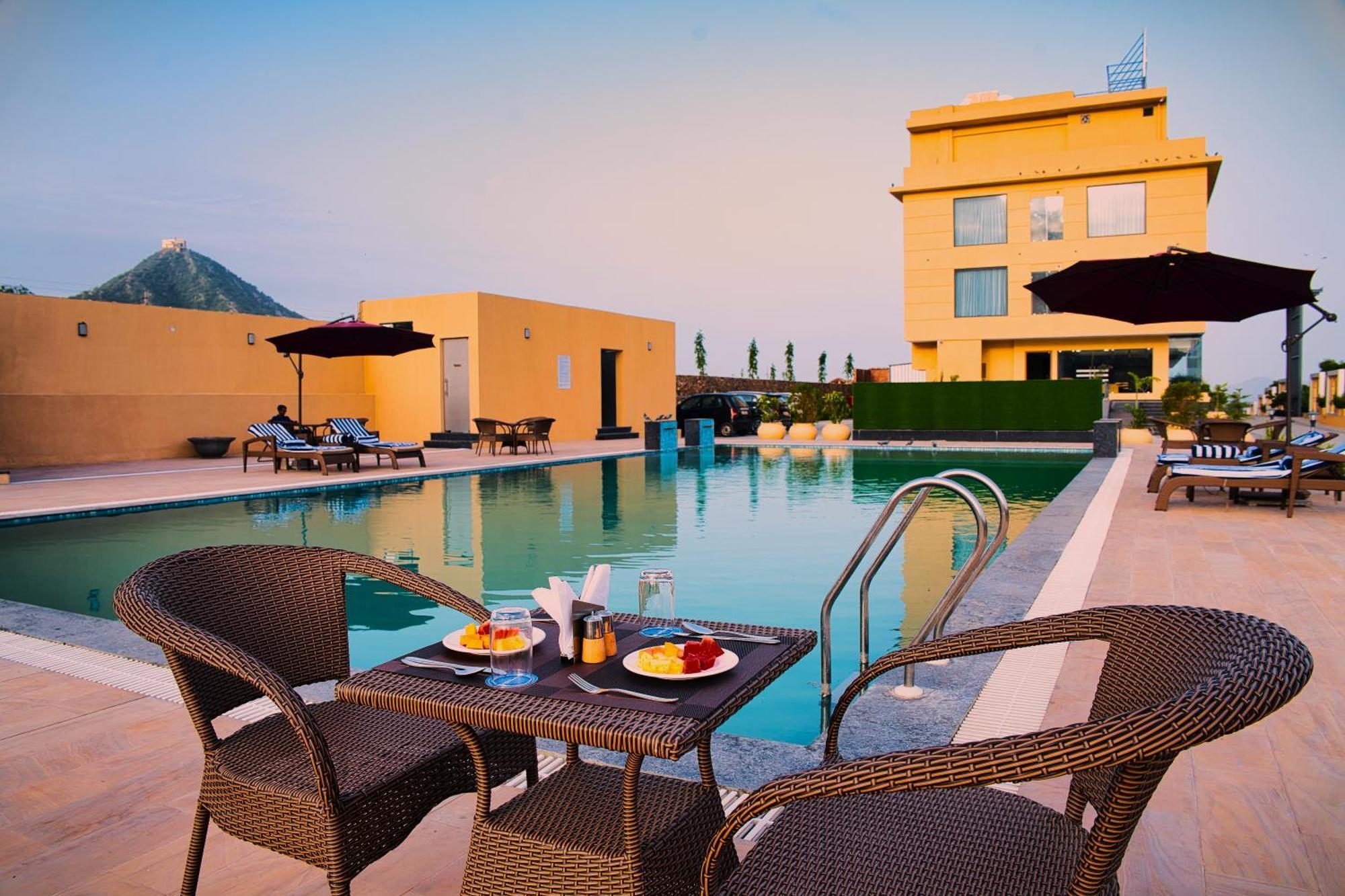 Sterling Pushkar Hotel Bagian luar foto